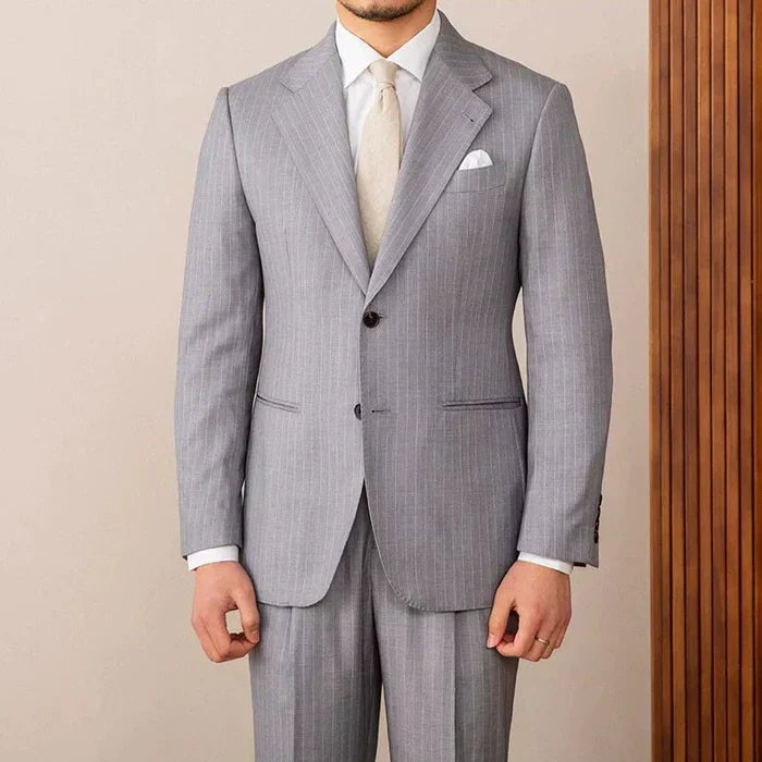 Costume deux pièces gessé gris avec revers cranté