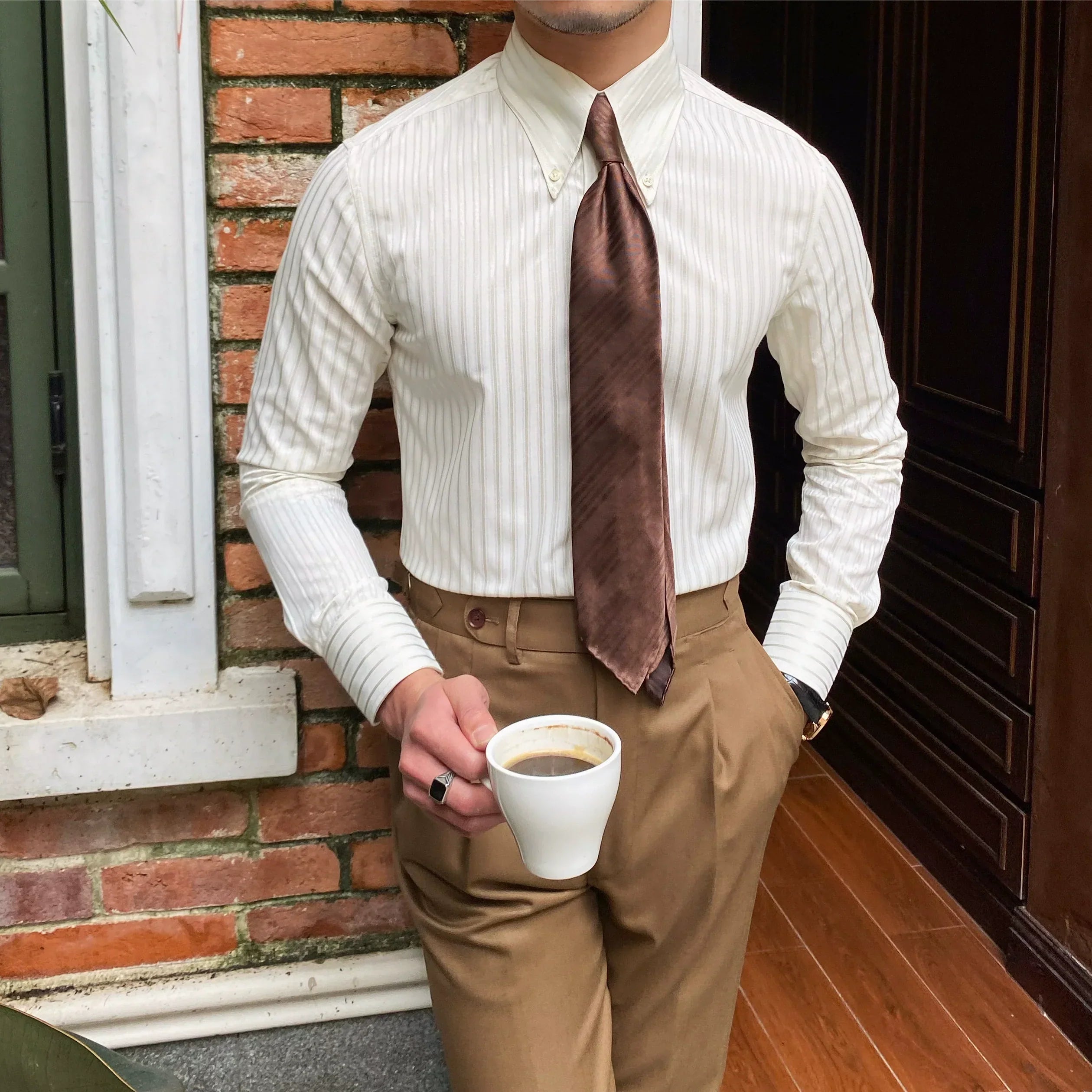 Camisa Clásica con Cuello Inglés