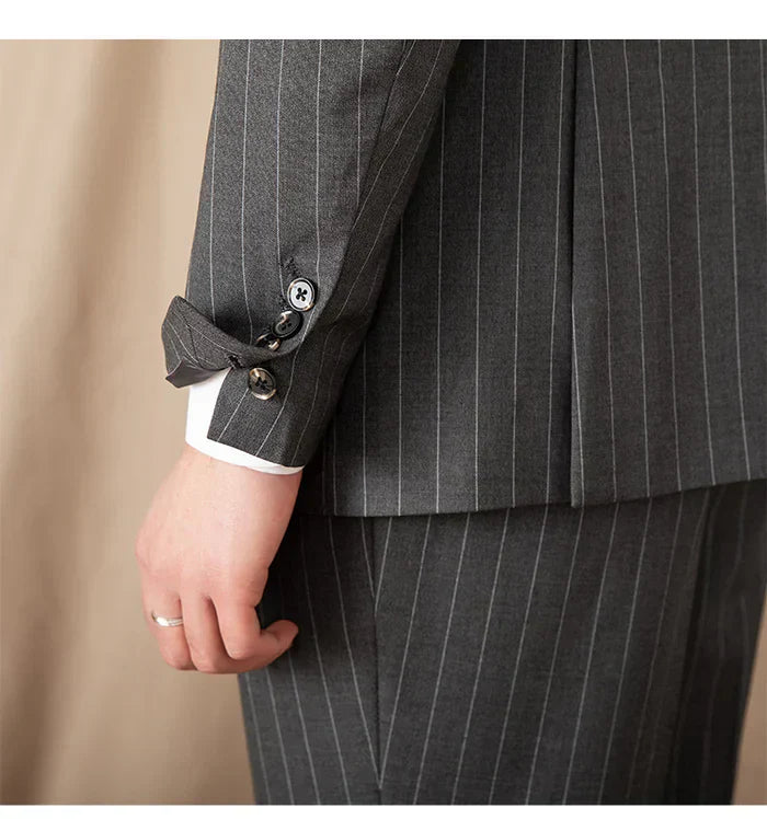 Grauer Nadelstreifen Doppelreiher-Blazer