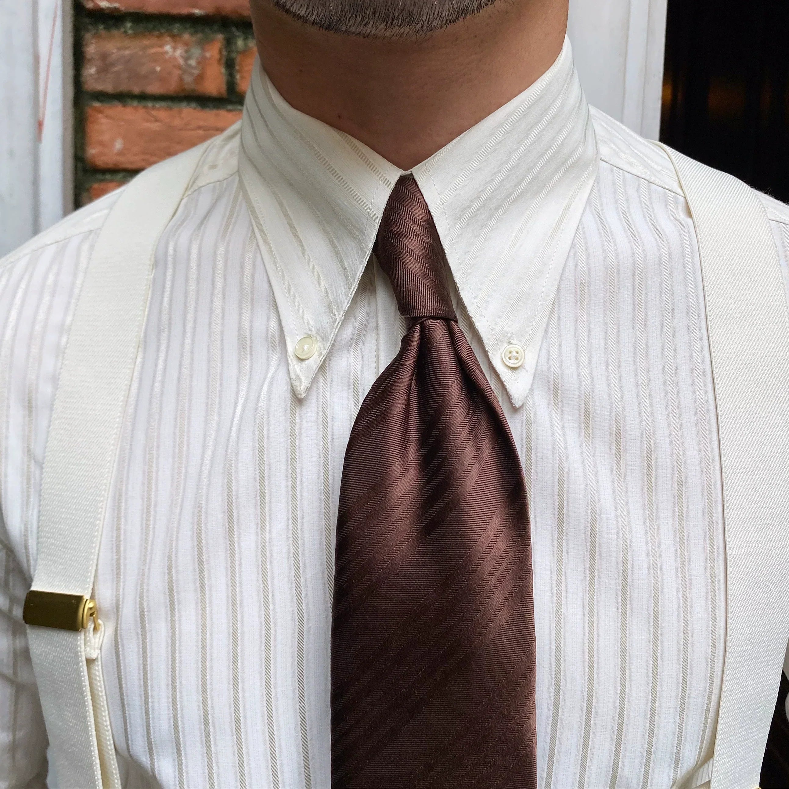 Camisa Clásica con Cuello Inglés