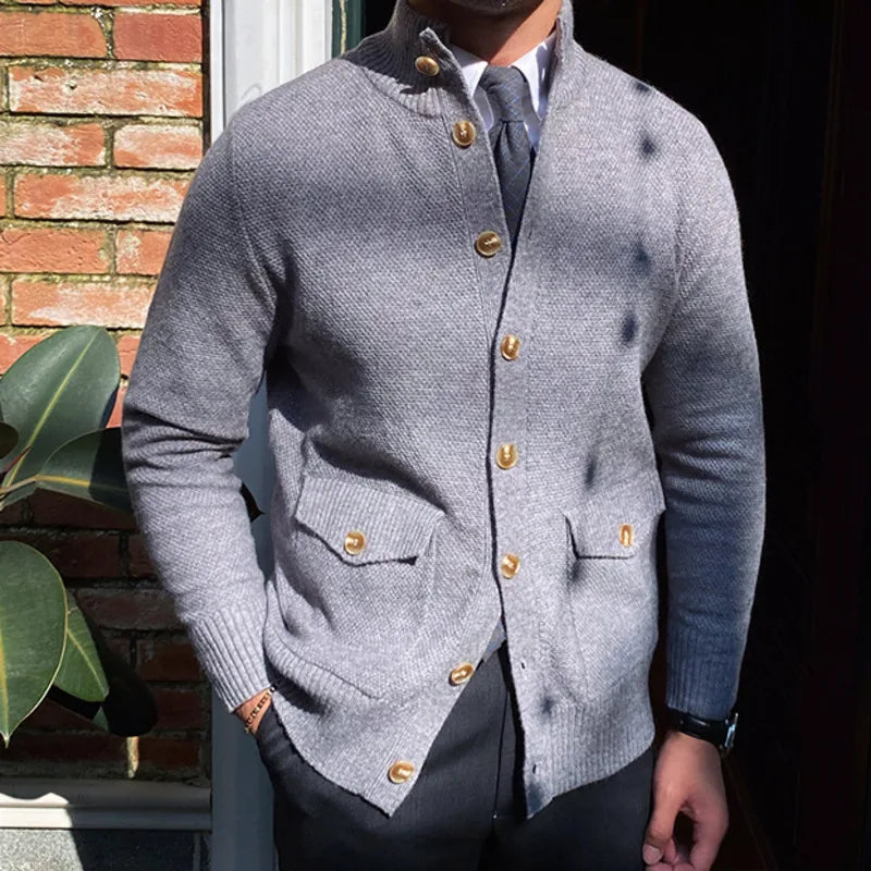 Englischer Cardigan mit Vordertaschen