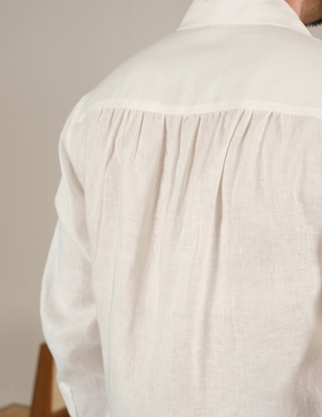 Camisa de lino de manga larga con cuello cubano