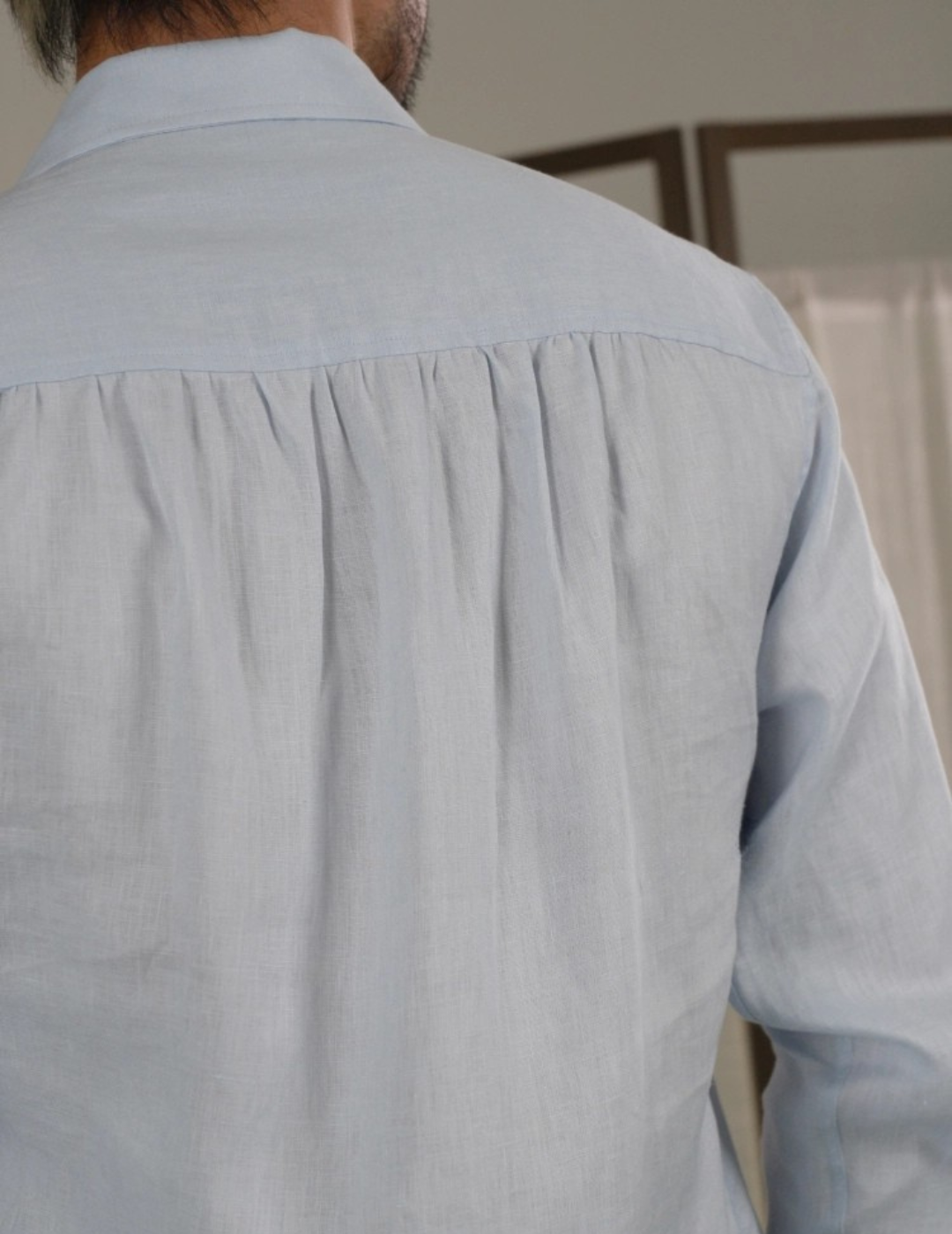 Camisa de lino de manga larga con cuello cubano