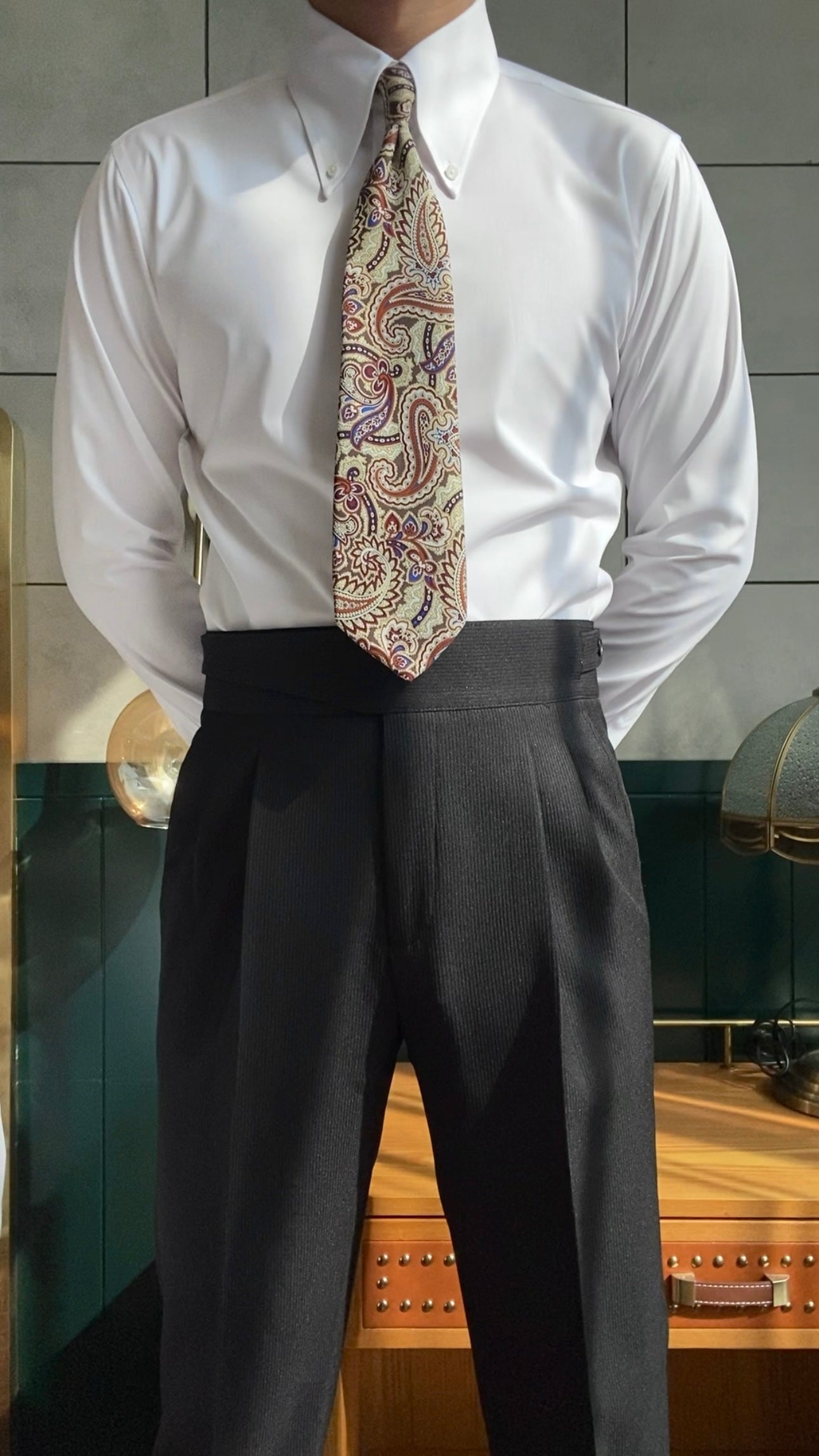 Camisa de cuello inglés con gemelos