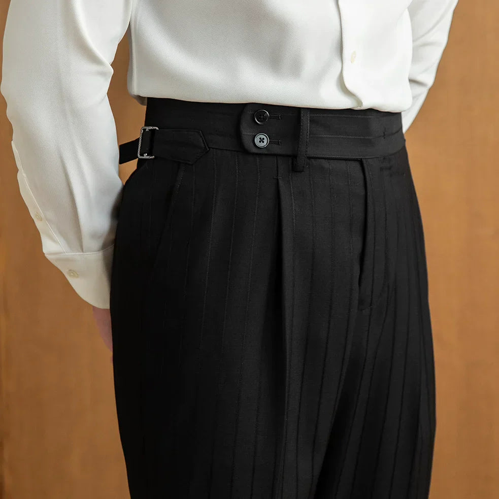 Costume croisé noir à rayures