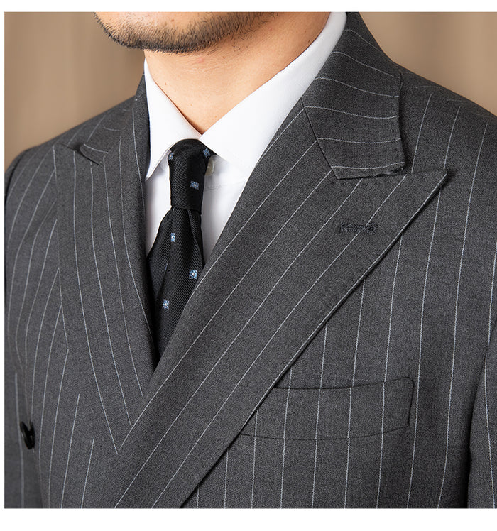 Blazer croisé gris à fines rayures