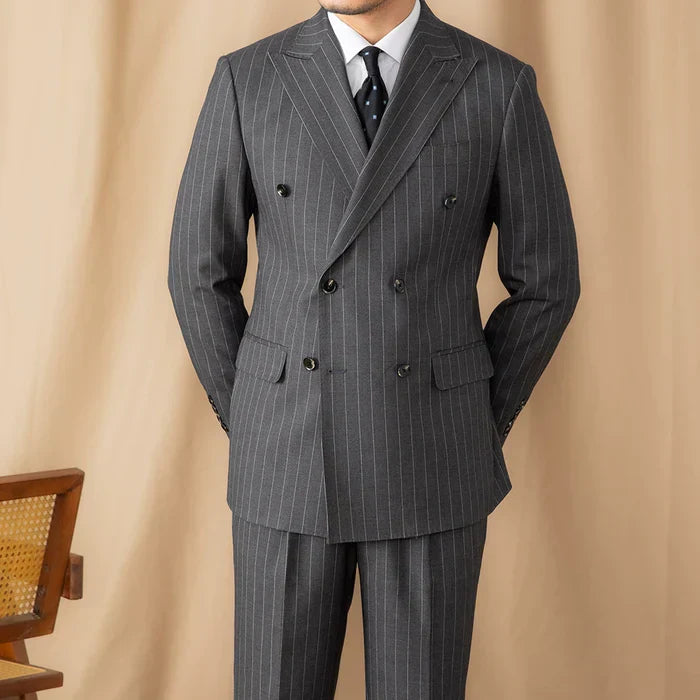 Blazer croisé gris à fines rayures