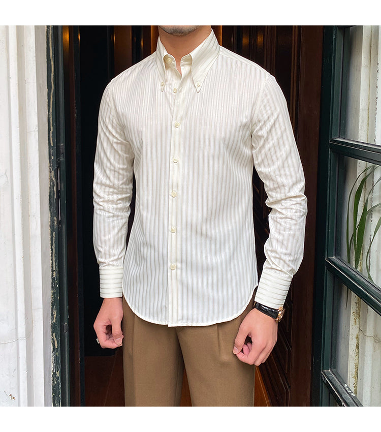 Camisa Clásica con Cuello Inglés