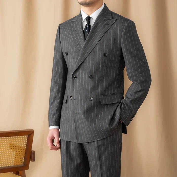 Blazer croisé gris à fines rayures