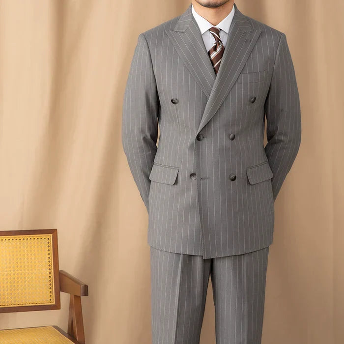 Blazer croisé gris à fines rayures
