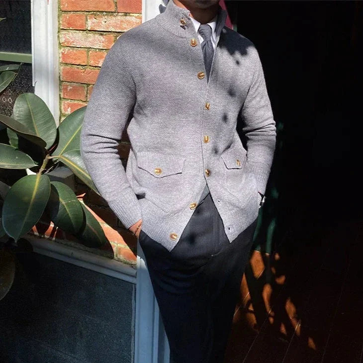 Englischer Cardigan mit Vordertaschen