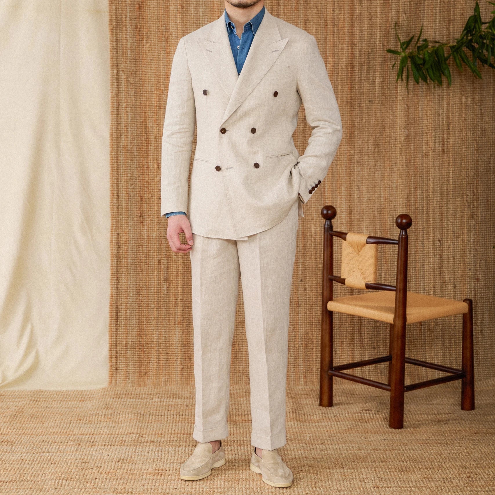 Traje Veyron de Lino con Solapas Superpuestas