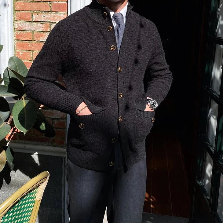 Englischer Cardigan mit Vordertaschen